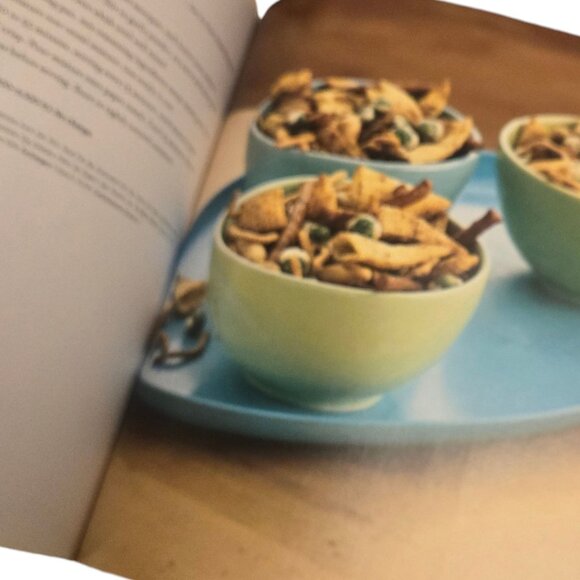 Pillsbury Bake Off Winners Cookbook 100 Top Recipes From The 42nd Contest - Picture 4 of 14